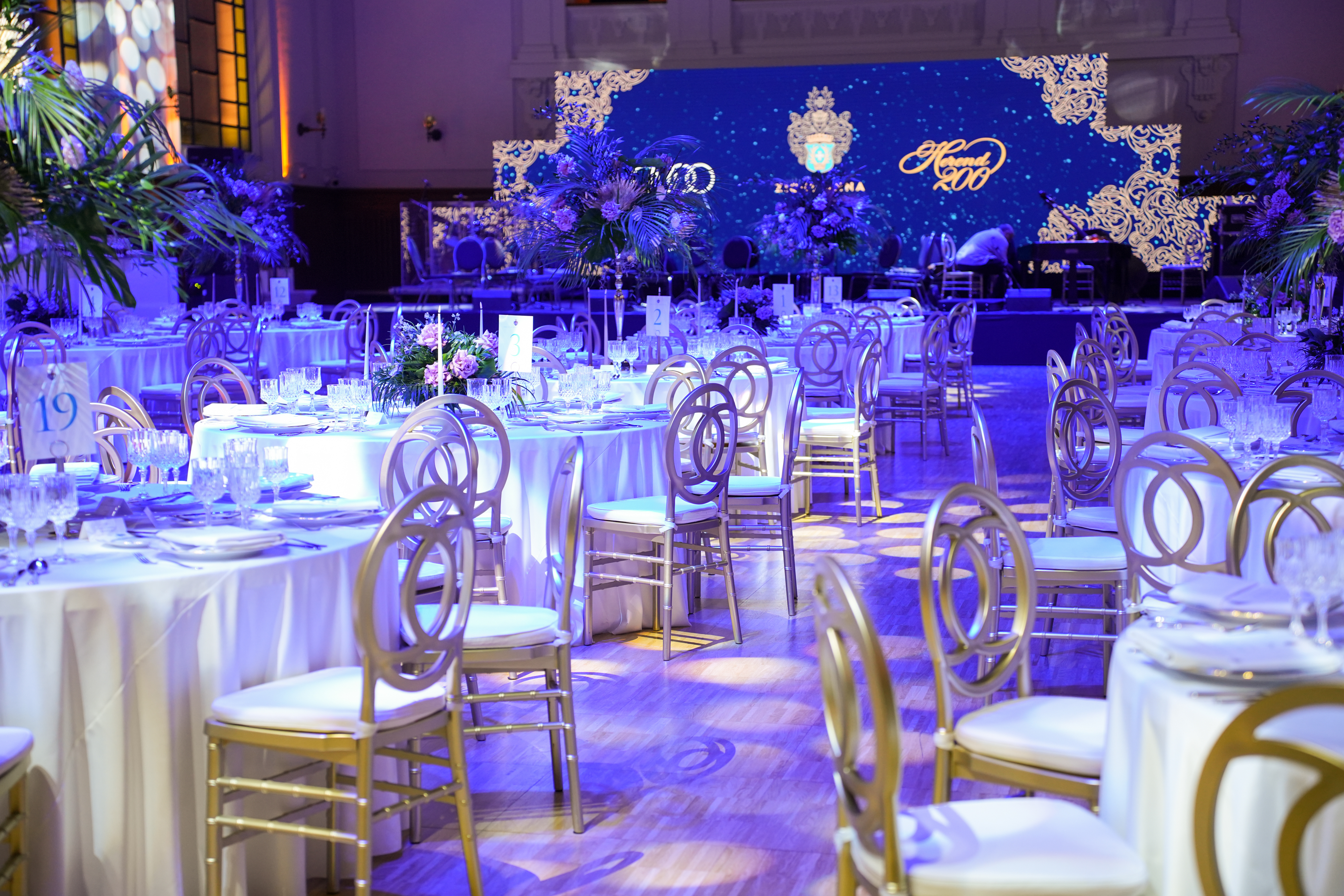 Herend porcelain tableware at Countess Zichy Anna Charity Ball